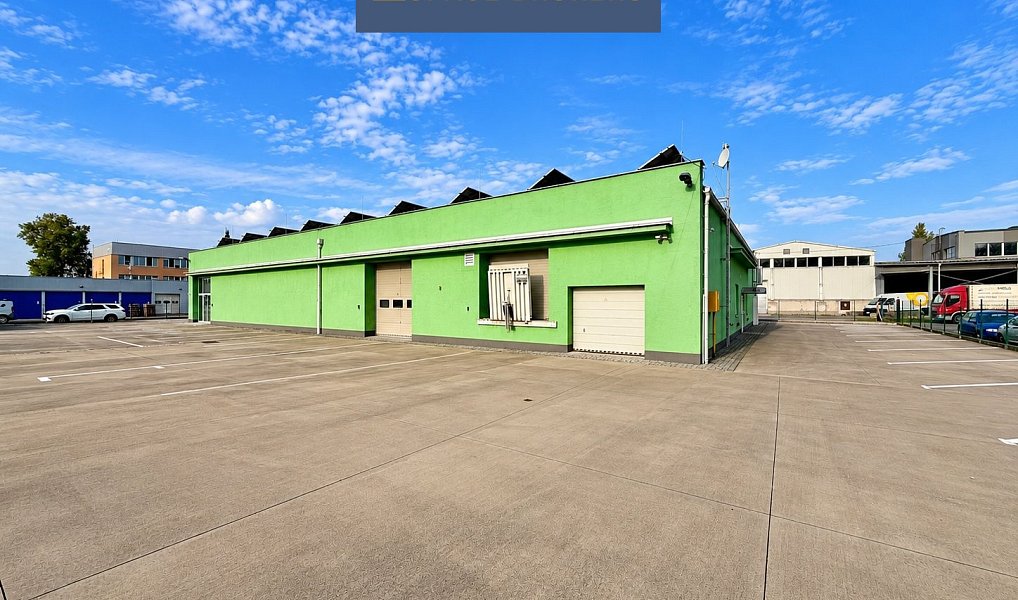 Pronájem obchodních prostor 853 m², Hradec Králové – fotka 1 z 5