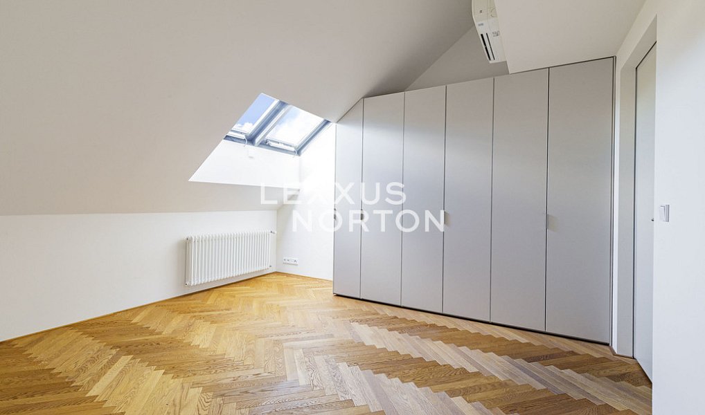 Pronájem bytu 5+kk 200 m², Praha – náhled fotky 4