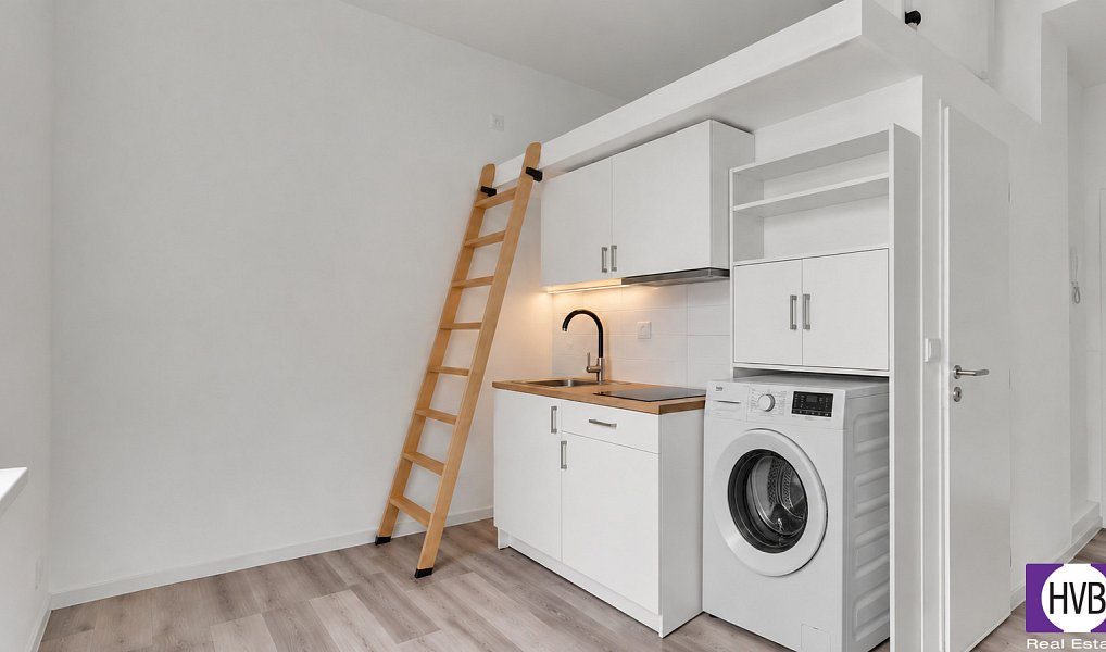 Prodej bytu 1+kk 17 m², Praha – náhled fotky 2