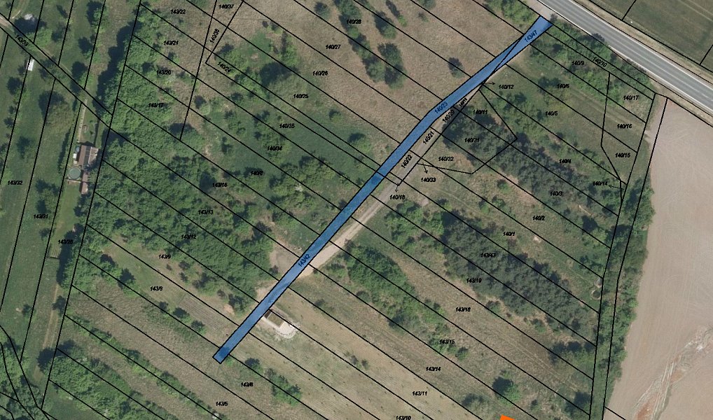 Prodej pozemku 2 675 m², Valy – náhled fotky 3