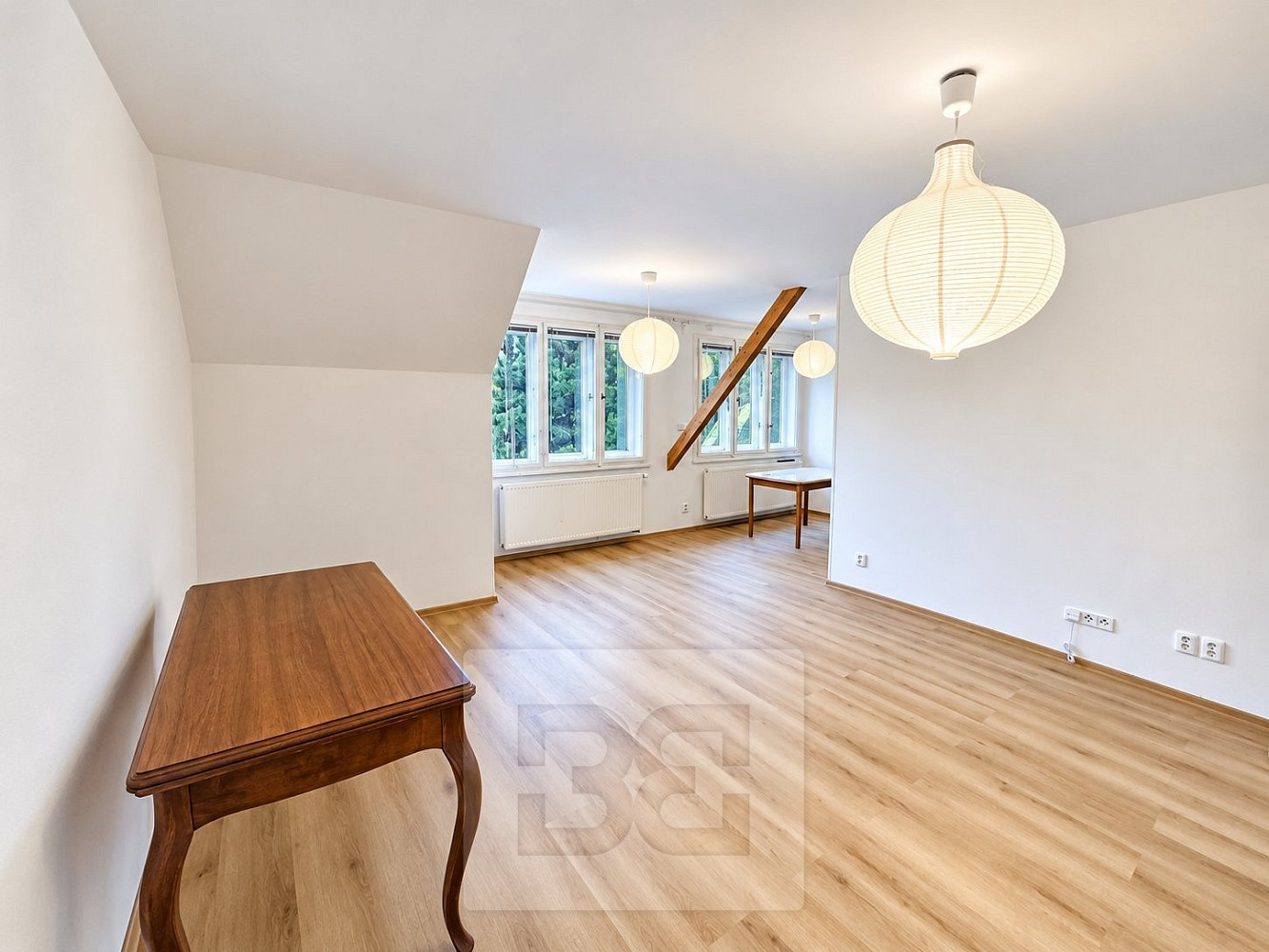 Pronájem bytu 4+1 99 m² – fotografie 2