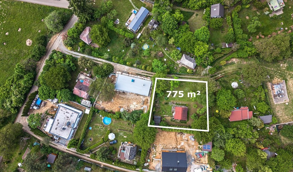 Prodej stavebního pozemku 775 m², Praha – náhled fotky 2