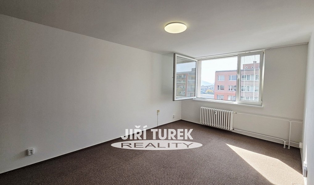 Pronájem bytu 2+kk 47 m², Králův Dvůr – náhled fotky 2