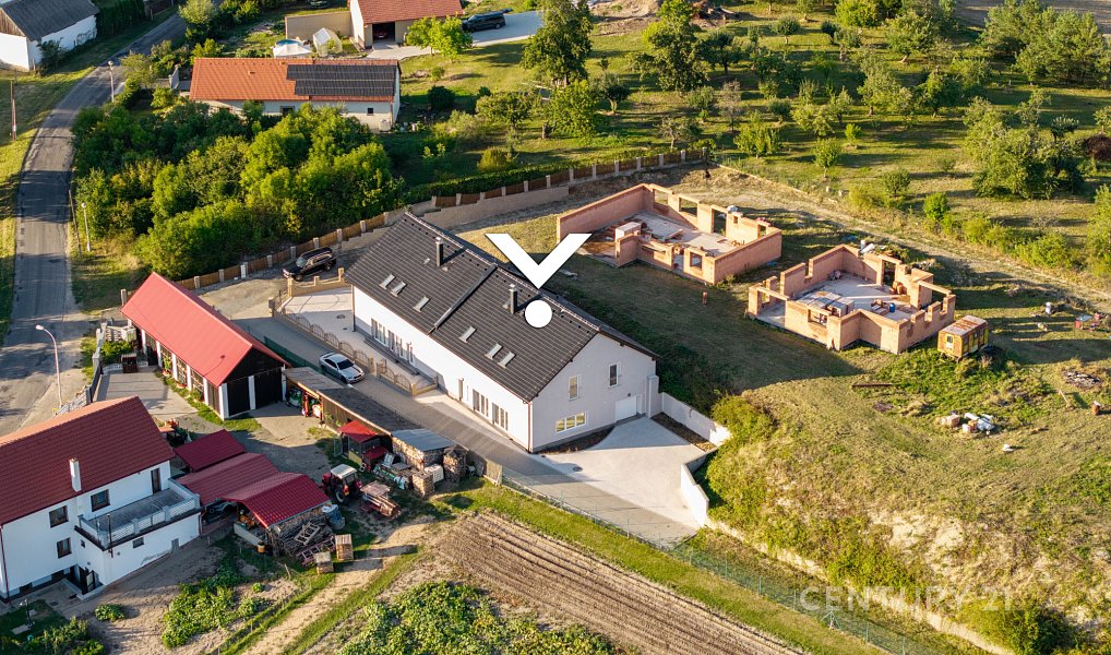 Prodej domu 253 m² s pozemkem 426 m², Rabakov – náhled fotky 28