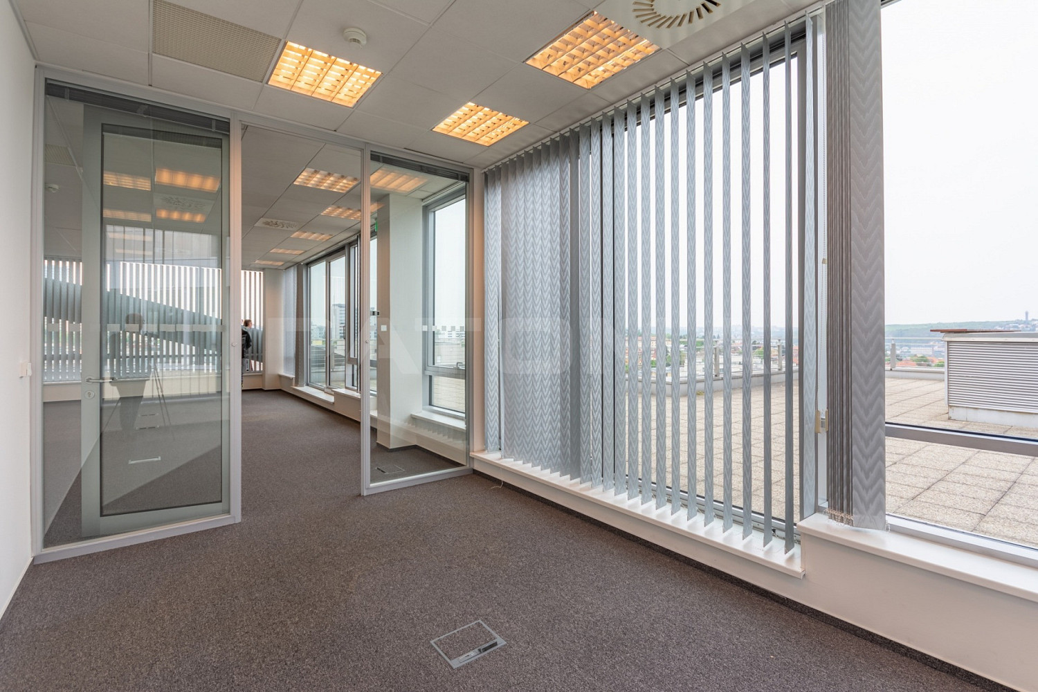 Pronájem kanceláře 106 m² – fotografie 5