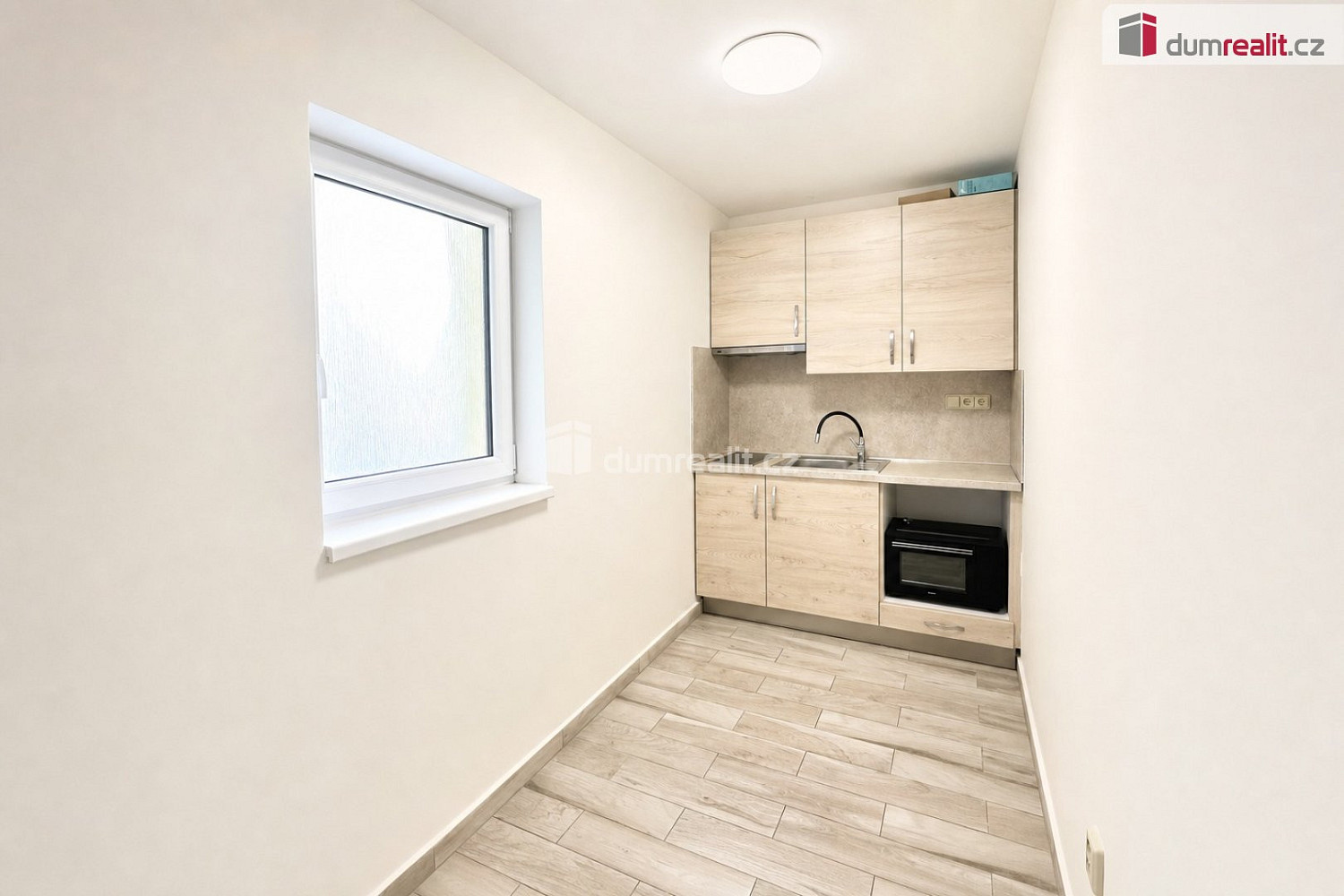 Pronájem bytu 2+1 38 m² – fotografie 2