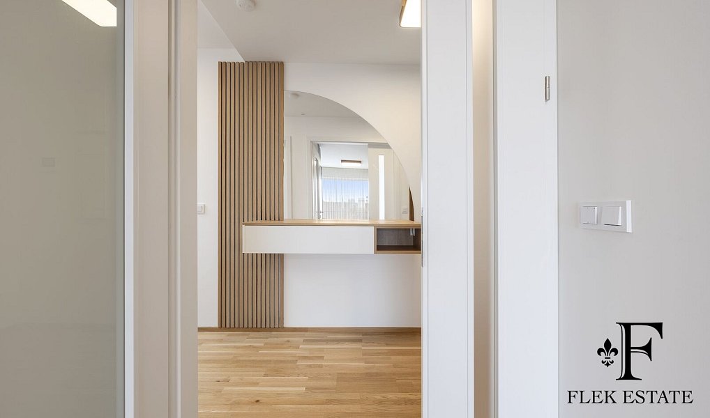 Pronájem bytu 3+kk 225 m², Praha – náhled fotky 11