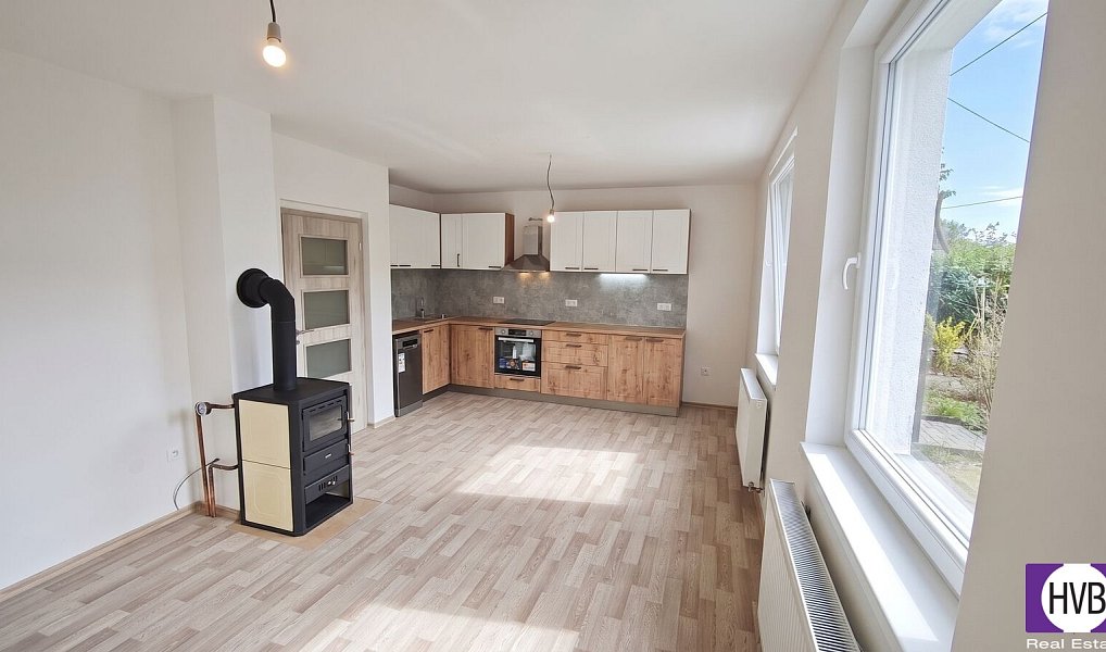 Prodej domu 160 m² s pozemkem 359 m², Popovice – náhled fotky 2