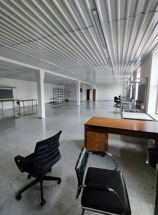 Prodej obchodních prostor 1 800 m² — photo 4