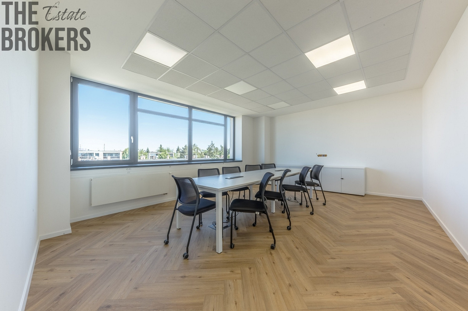 Pronájem kanceláře 375 m² – fotografie 4