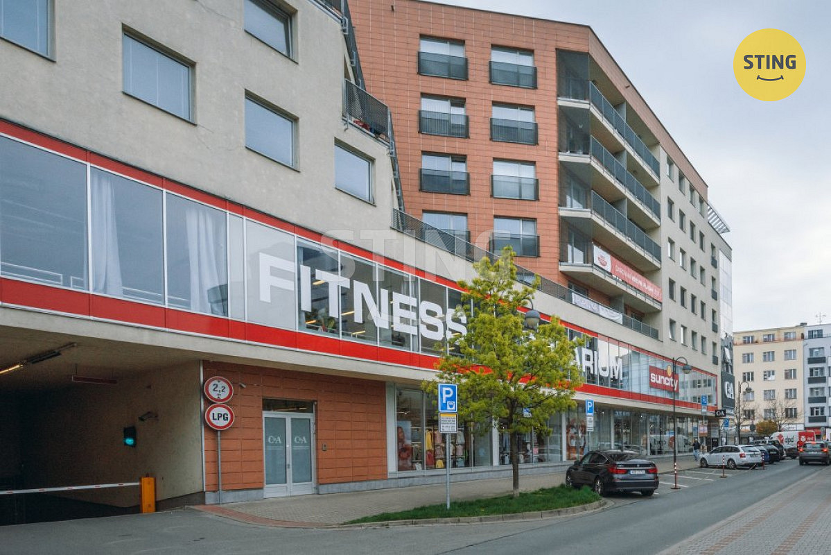 Prodej kanceláře 65 m² – fotografie 2