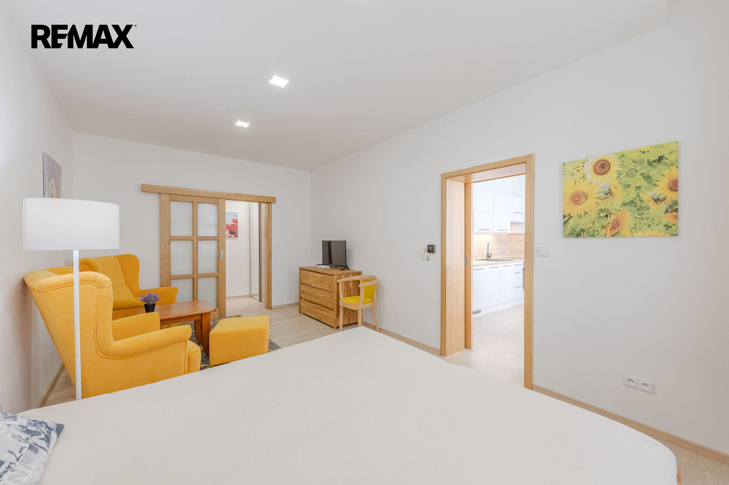 Pronájem bytu 2+kk 42 m² – fotografie 3
