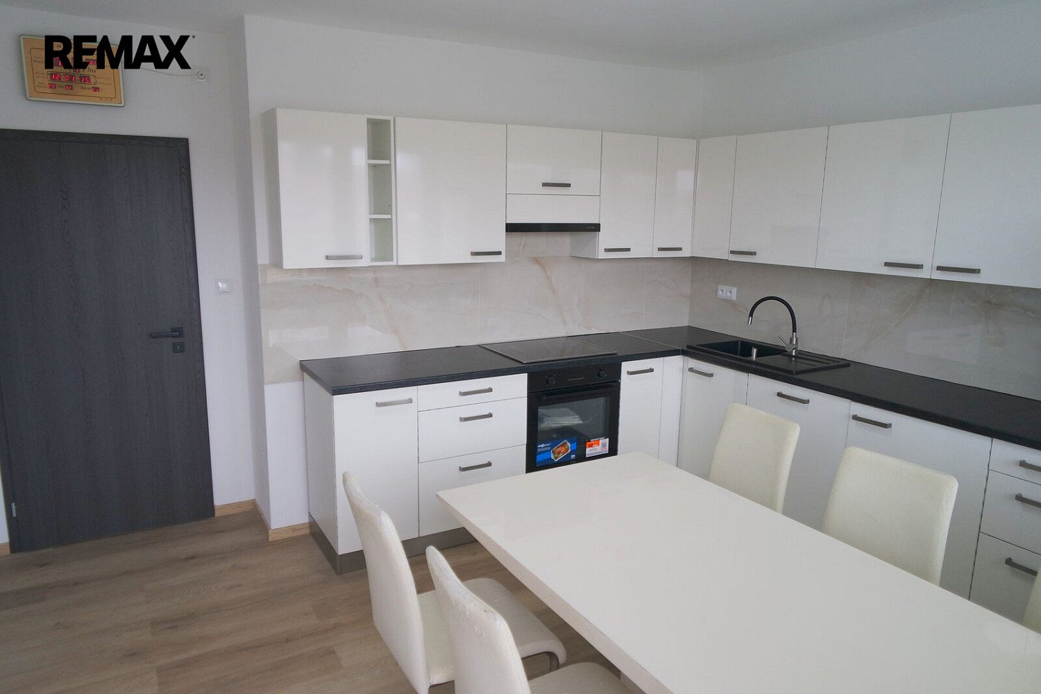 Pronájem bytu 2+1 56 m² – fotografie 4
