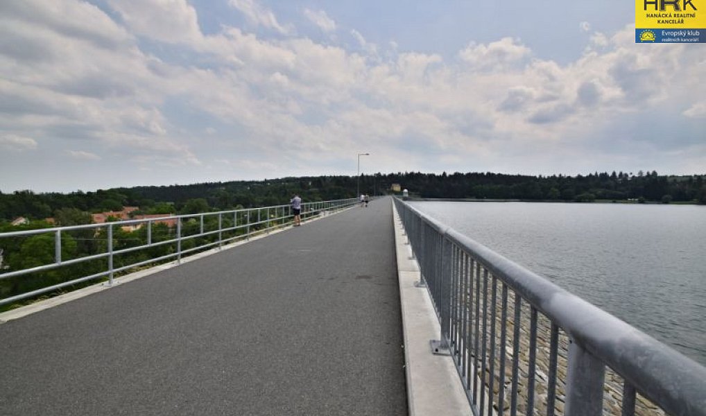 Prodej domu 300 m² s pozemkem 3 106 m², Mostkovice – náhled fotky 30