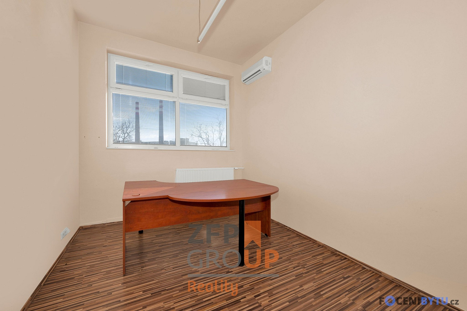 Pronájem obchodních prostor 702 m² — photo 4