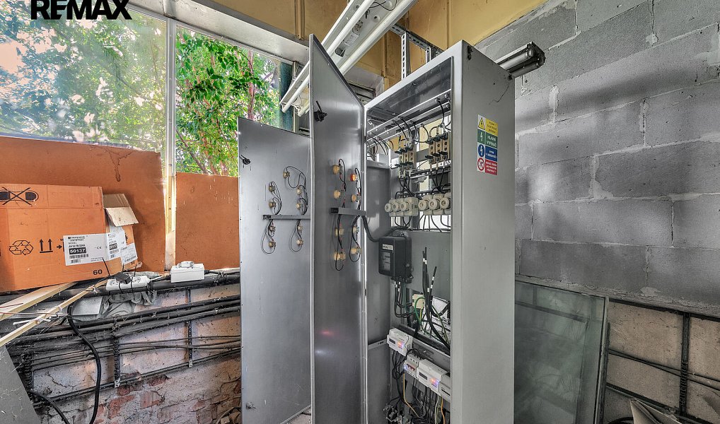 Prodej výrobních prostor 746 m², Štětí – náhled fotky 16