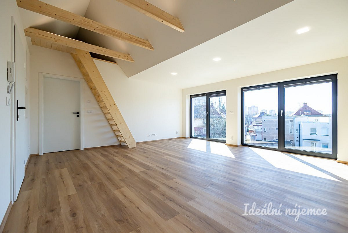 Pronájem bytu 3+kk 55 m² – fotografie 4