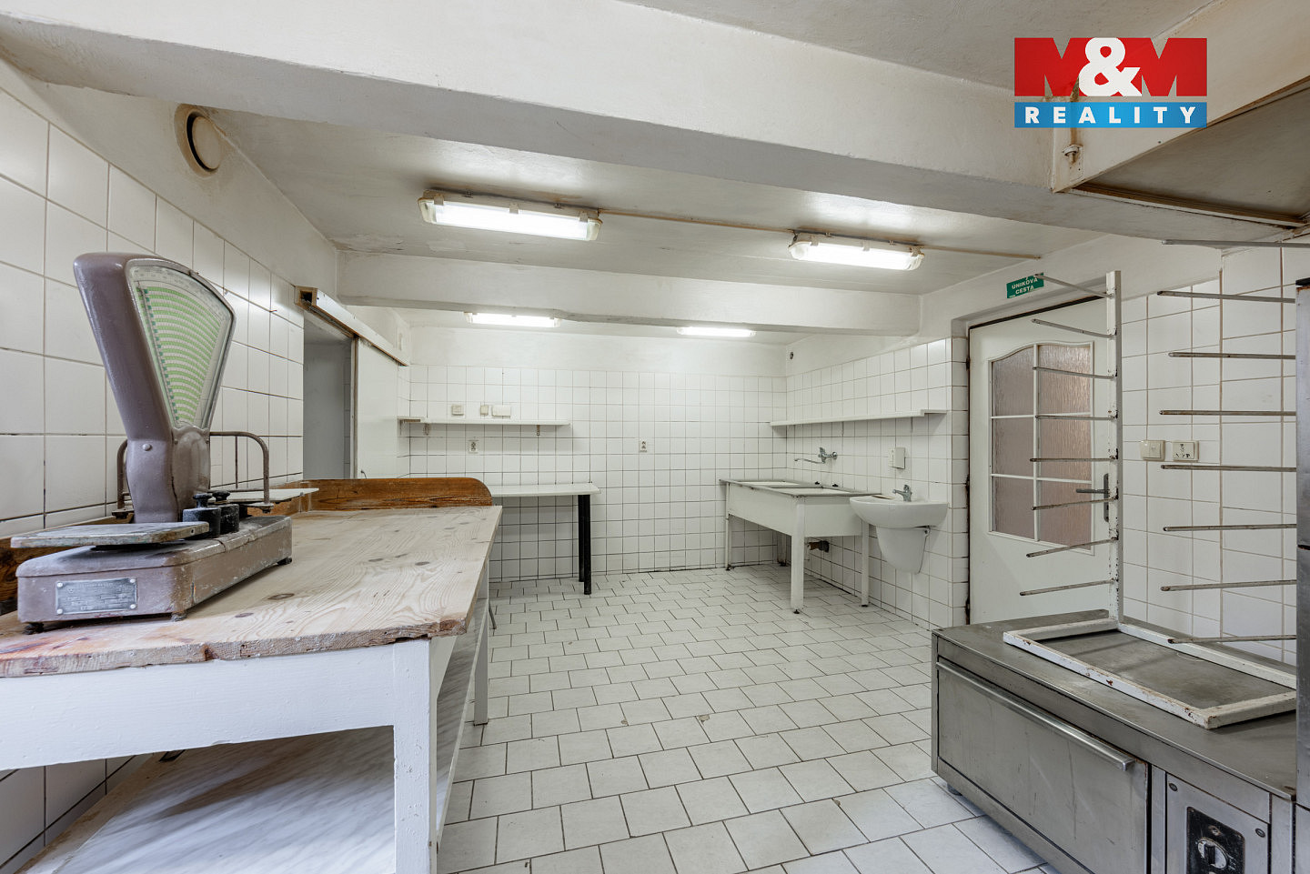 Prodej obchodních prostor 85 m² – fotografie 3
