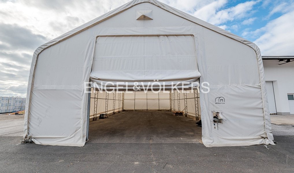 Pronájem skladovacích prostor 174 m², Smidary – náhled fotky 2