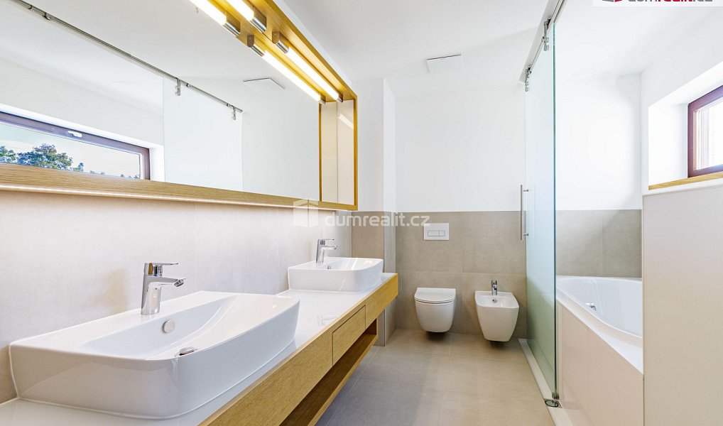 Prodej domu 378 m² s pozemkem 360 m², Praha – náhled fotky 12