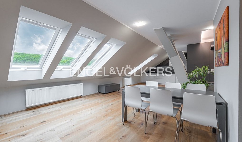 Pronájem bytu 4+kk 135 m², Praha – náhled fotky 2