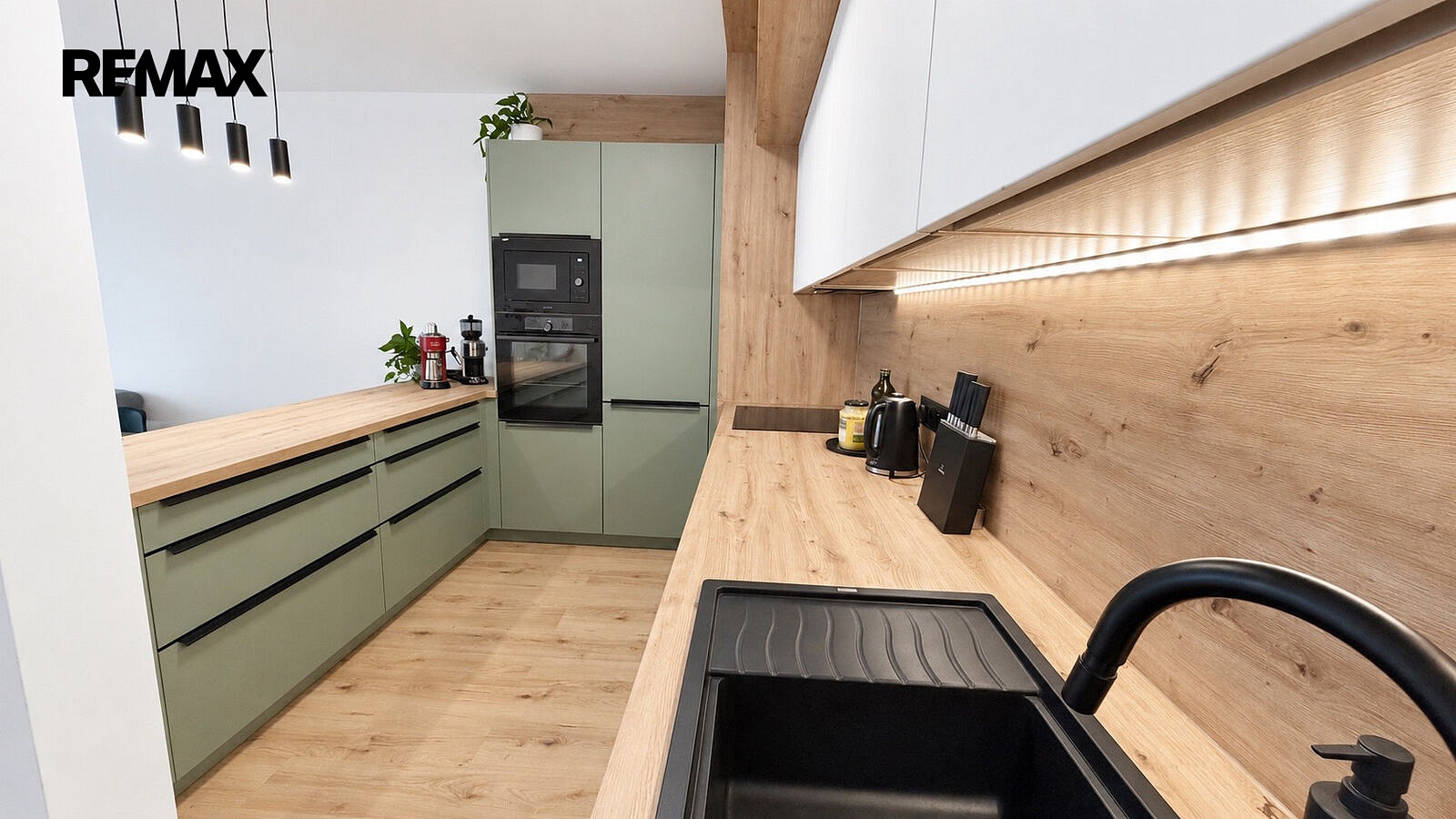 Pronájem bytu 3+kk 72 m² – fotografie 5