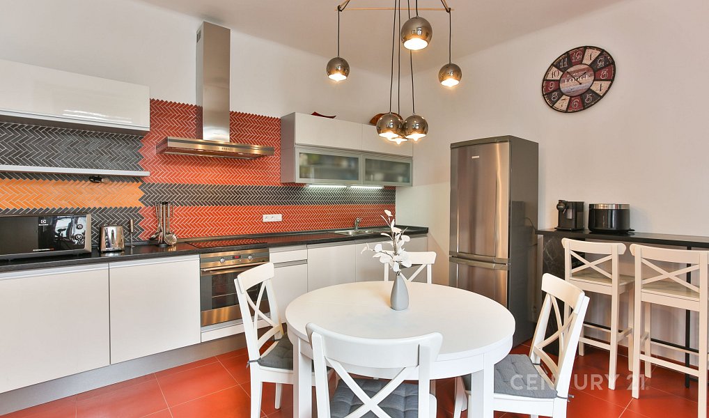 Prodej bytu 4+1 175 m², Praha – náhled fotky 3