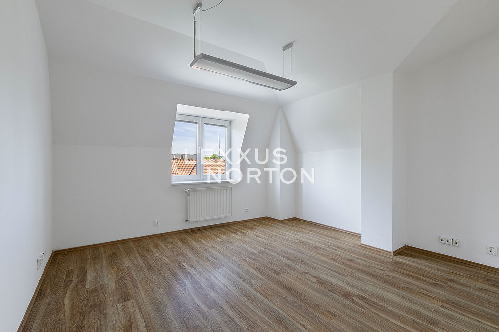 Pronájem bytu 4+1 129 m² — photo 5