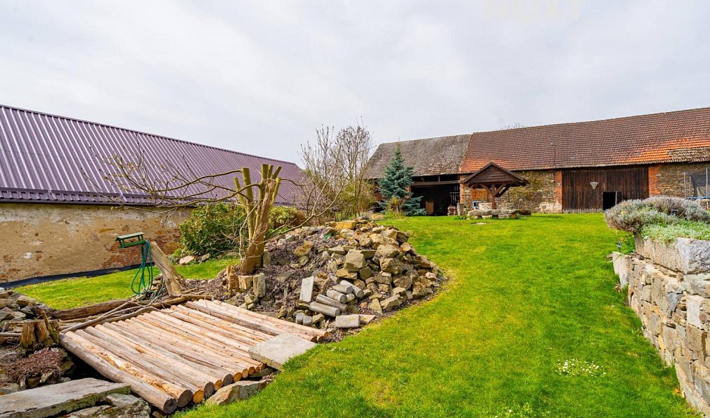 Prodej domu 560 m² s pozemkem 3 596 m², Chrášťany – náhled fotky 22
