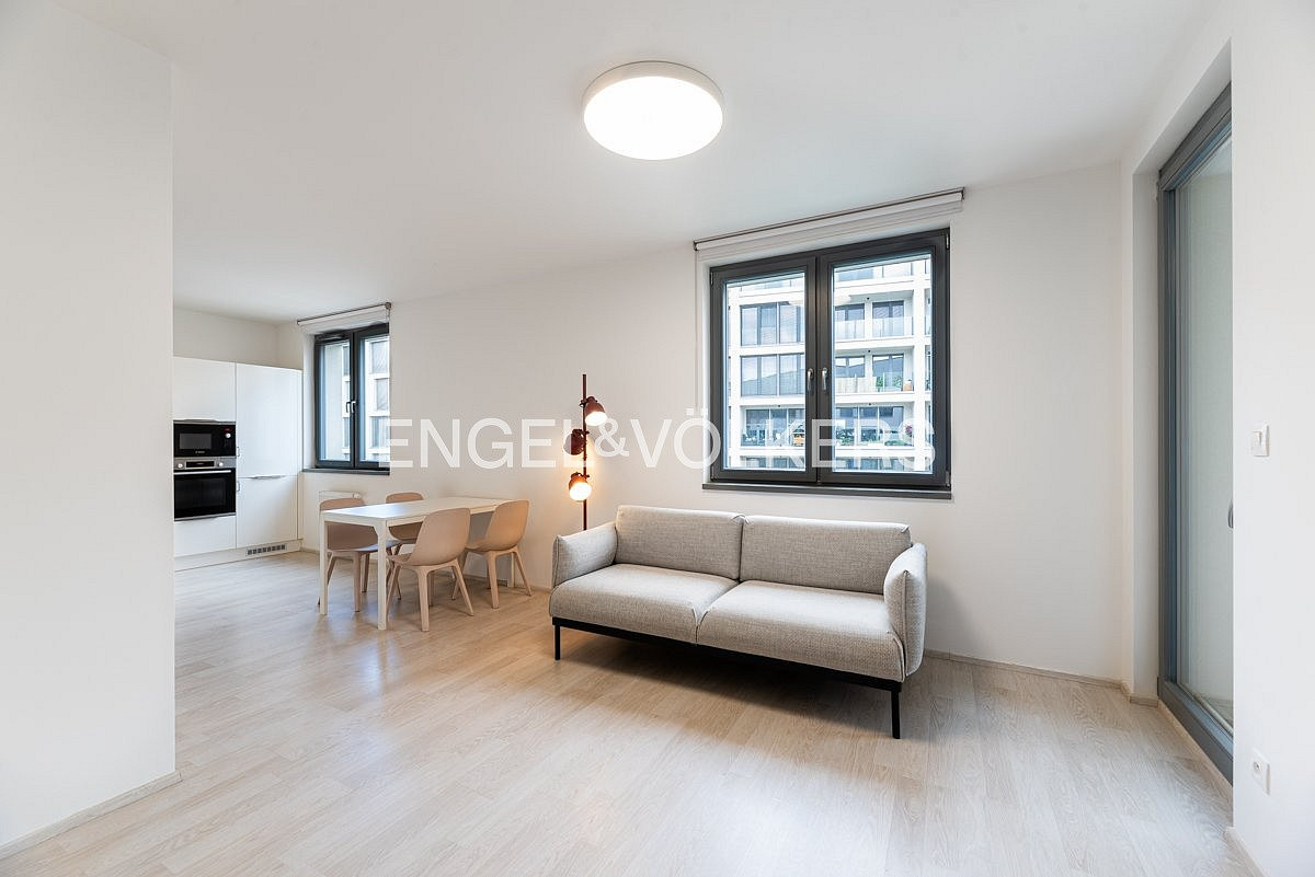 1 kambarių butas, 65 m²
