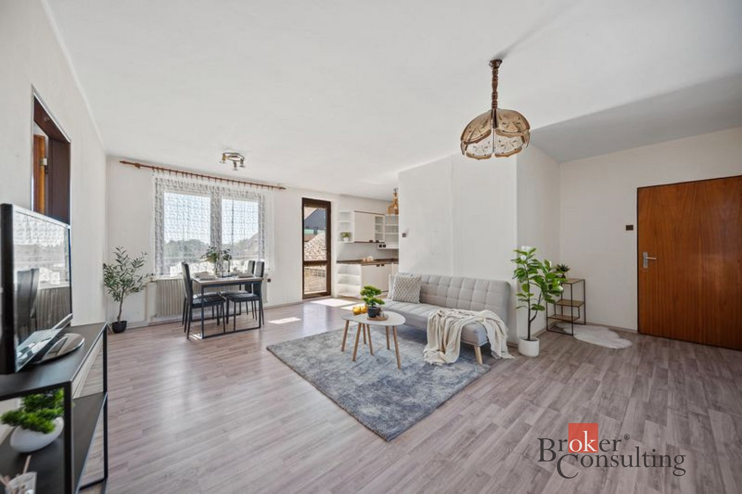 Prodej domu 200 m² s pozemkem 300 m² — photo 2