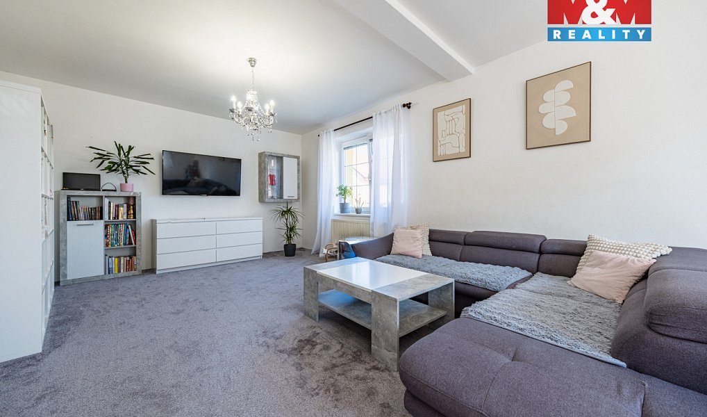 Prodej domu 370 m² s pozemkem 648 m², Mochov – náhled fotky 3