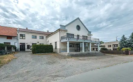 Prodej restaurace 865 m², Klamoš, okres Hradec Králové