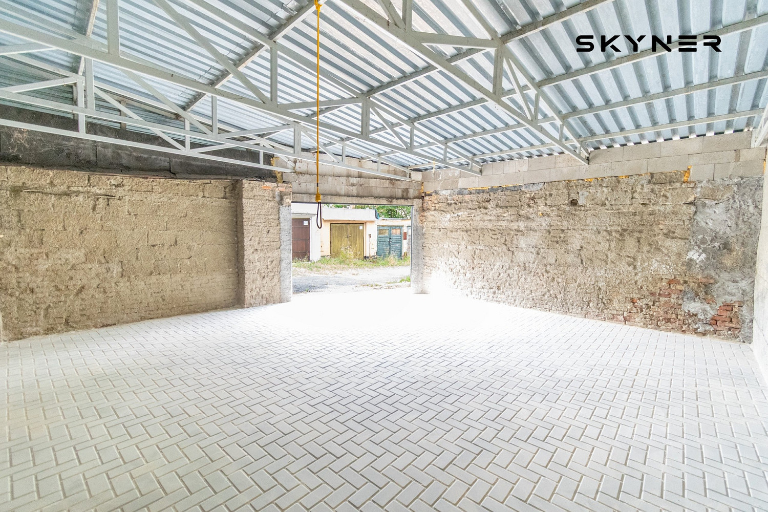 Prodej rohové garáže 54 m2 centrum Ústí nad Labem, Bělehradská ul. – fotografie 3