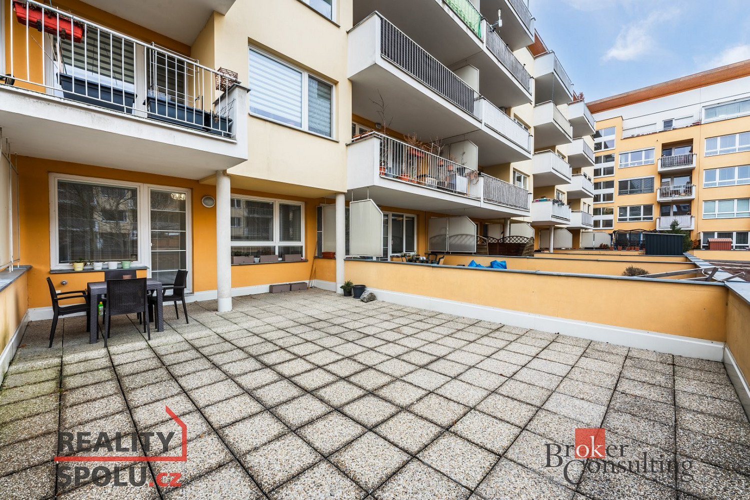 Prodej bytu 1+kk 87 m² – pohled 5