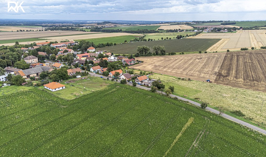 Prodej stavebního pozemku 1 000 m², Břežany I – náhled fotky 6