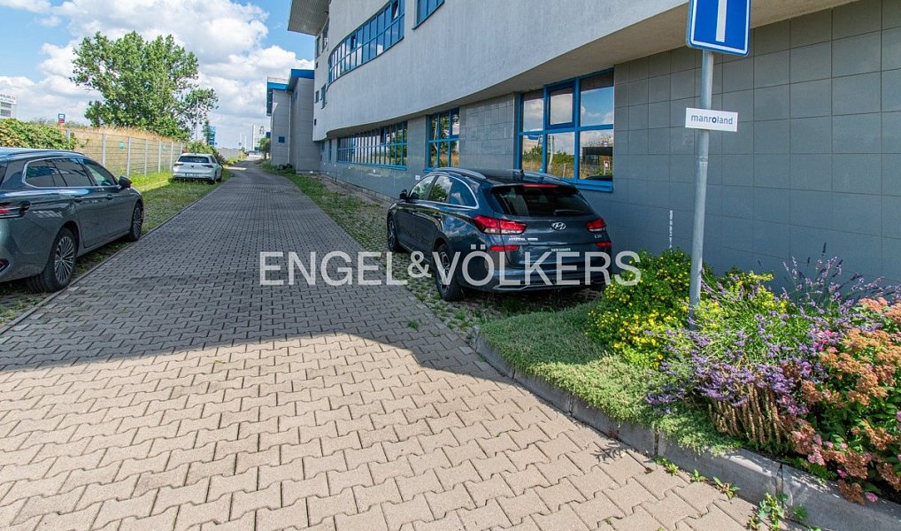 Pronájem kanceláře 670 m², Praha – náhled fotky 17