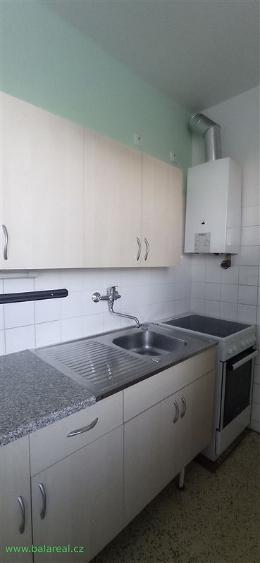 Pronájem bytu 2+1 49 m² — photo 3