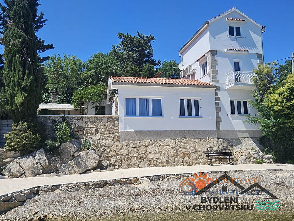 Prodej domu 198 m² s pozemkem 246 m² – pohled 2