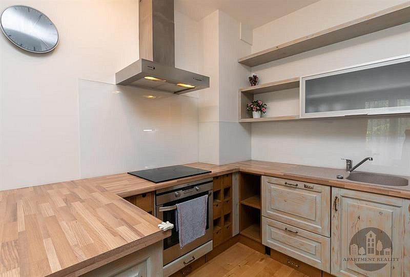 Pronájem bytu 3+kk 90 m² – pohled 3