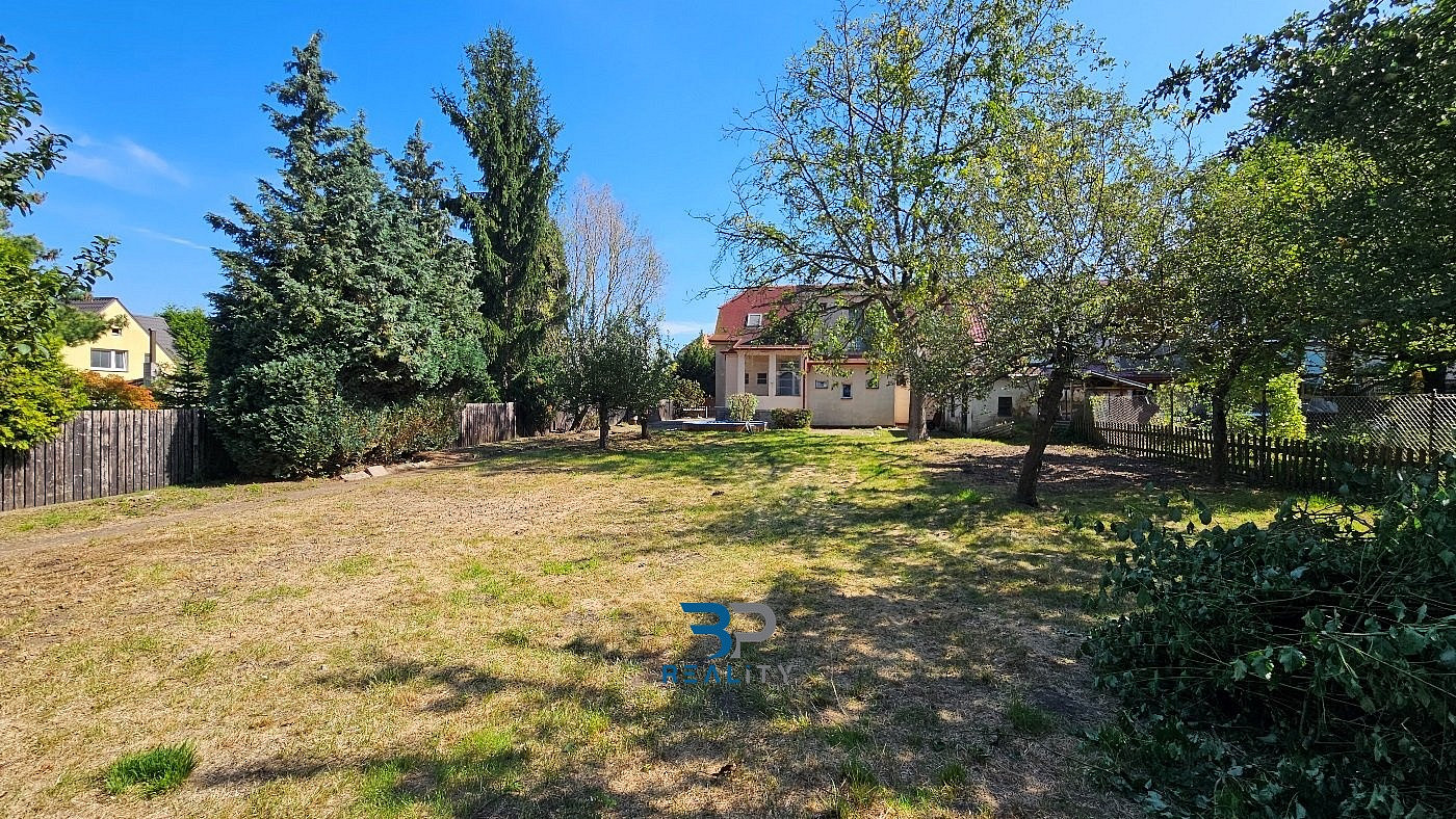 Prodej stavebního pozemku 950 m² – fotografie 4