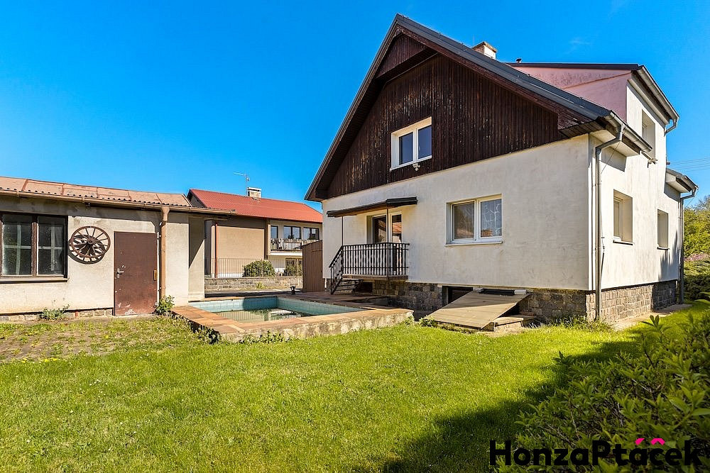Prodej domu 237 m² s pozemkem 808 m²