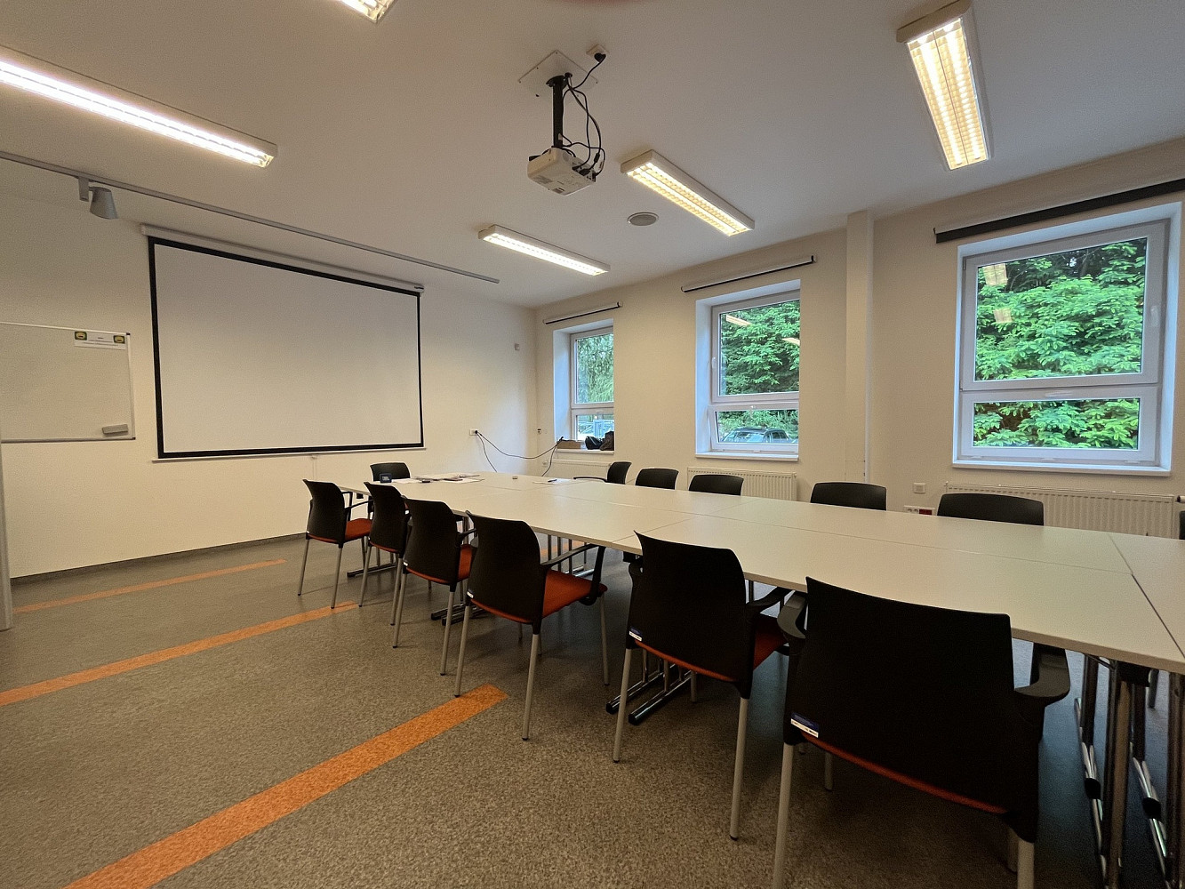 Pronájem kanceláře 232 m²