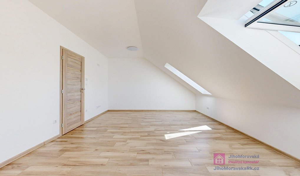 Prodej bytu 3+kk 141 m², Břeclav – náhled fotky 19