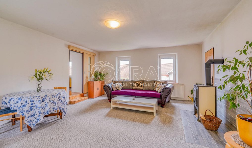 Prodej domu 245 m² s pozemkem 641 m², Jinín – náhled fotky 4