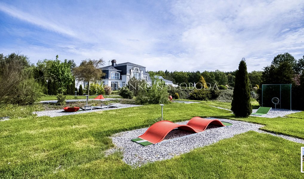 Prodej ubytovacího objektu 900 m², Rosovice – náhled fotky 15