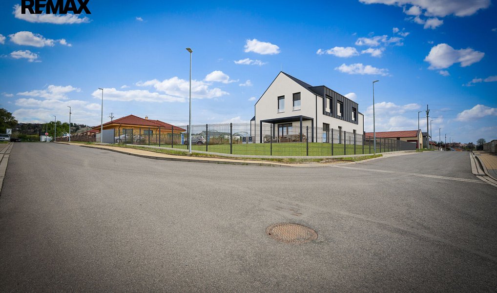Prodej domu 122 m² s pozemkem 338 m², Dobrovice – náhled fotky 4