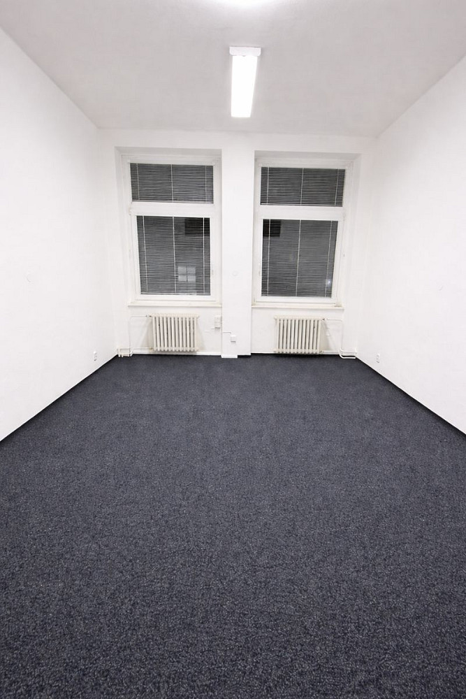 Pronájem kanceláře 24 m² – fotografie 3