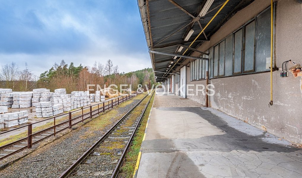 Pronájem skladovacích prostor 30 000 m², Rakovník – náhled fotky 3