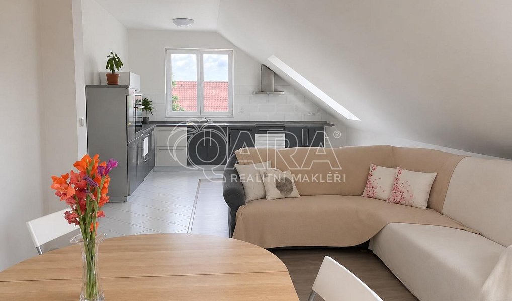 Pronájem bytu 4+kk 106 m², Hořovice – náhled fotky 2